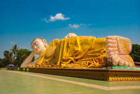 脚的脚底。吴妙 Tha Lyaung 卧佛。勃固。缅甸。缅甸