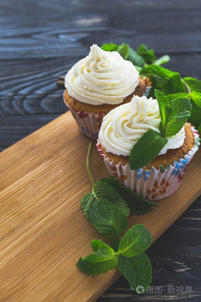 自制甜薄荷奶油蛋糕