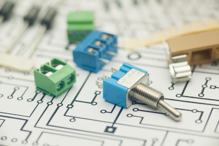 电子元器件和 Pcb 设计