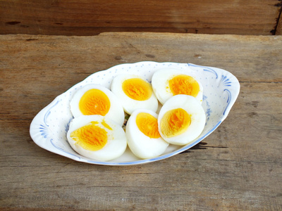 添加煮熟的鸡蛋白图片