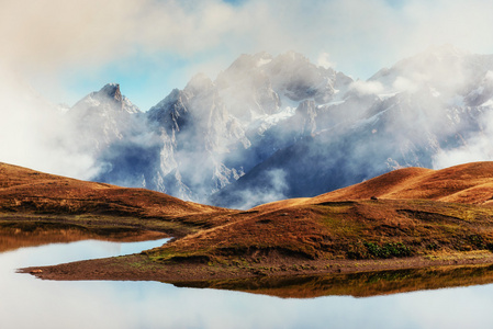 在群山如画的风景。上斯瓦涅季