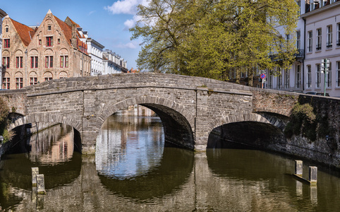 Augustijnenbrug 在布鲁日