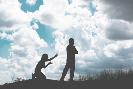 情侣剪影分手关系照片