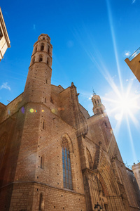 在西班牙，巴塞罗那，加泰罗尼亚大教堂圣玛丽亚 del Mar 加泰罗尼亚哥特式风格的立面
