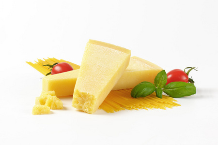 楔块干酪和意大利细面条
