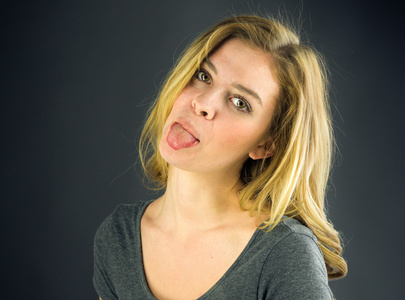 调皮吐舌头表情图片-调皮吐舌头表情素材-调皮吐舌头表情插画-摄图新