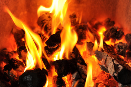 煤火燃烧的煤火照片