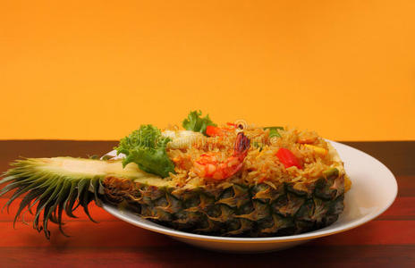 菠萝烤饭和海鲜