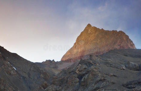 闪烁 徒步旅行 成就 攀登 孤独的 行动 登山者 探索 自由