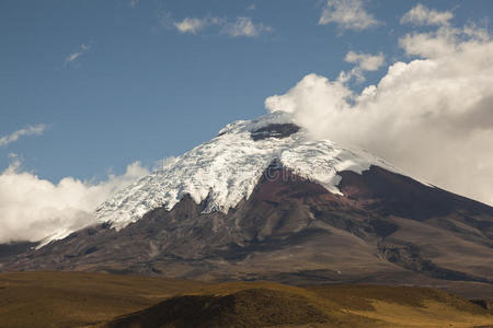 科托帕西火山。