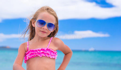 浅的 帽子 童年 白种人 海岸 海洋 乐趣 沿海 自由 小孩