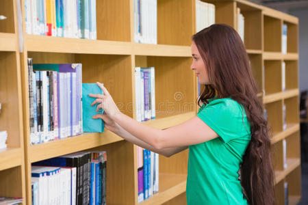 大学 在室内 知识 教育 教材 书架 成人 图书馆 微笑