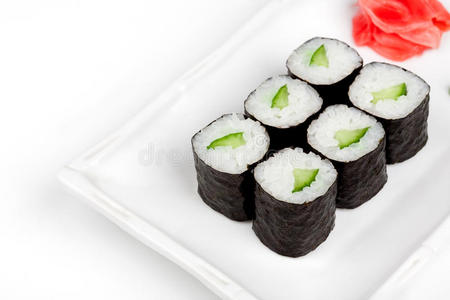 生鱼片 大米 海带 诺丽 日本 亚洲 鳄梨 黄瓜 美味的