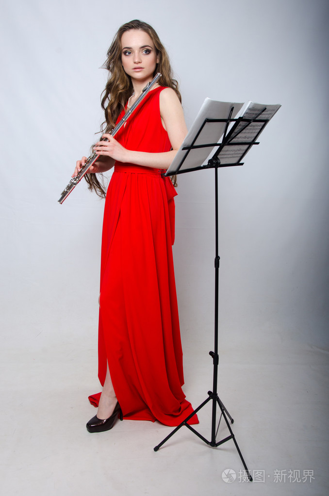 一支长笛的女孩