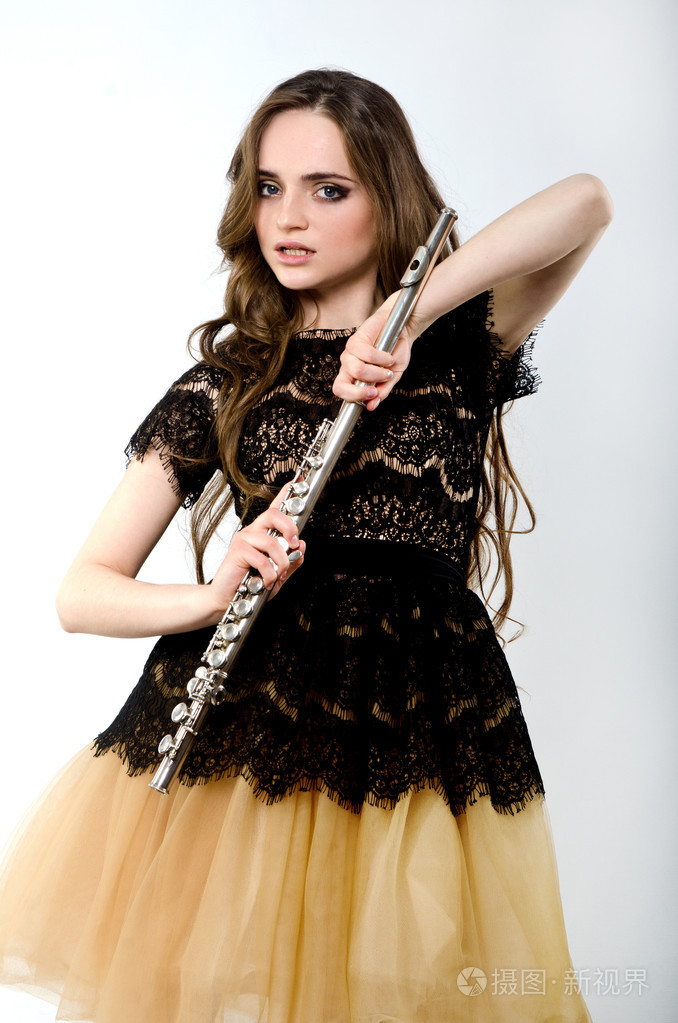 一支长笛的女孩