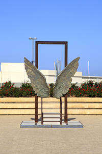 带翅膀的雕塑的图片大全