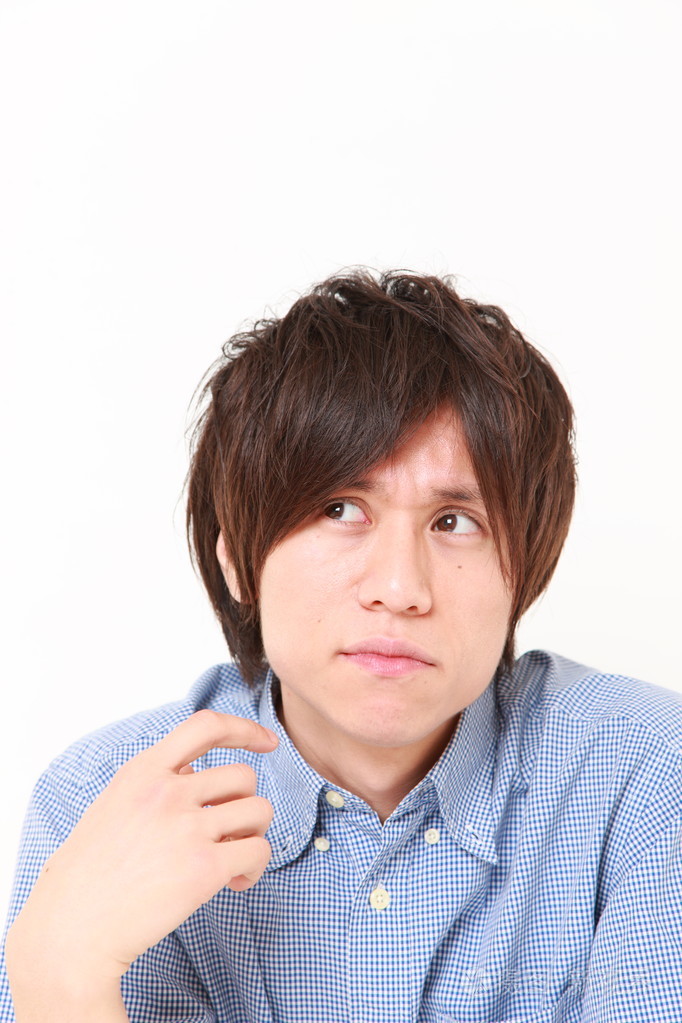 年轻的日本人担心的东西照片-正版商用图片1o9a3r-摄图新视界