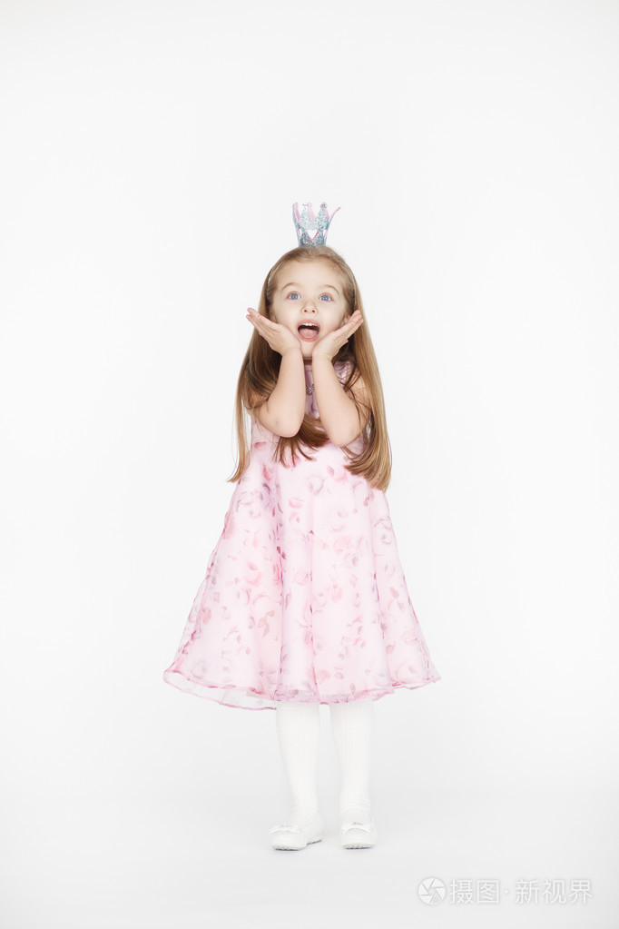 金发女童全身肖像照片-正版商用图片1o9jgg-摄图新视界