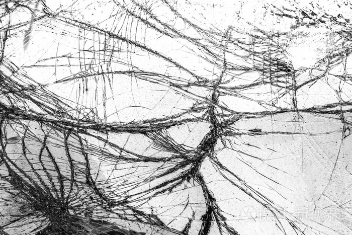 关门的碎玻璃镜头