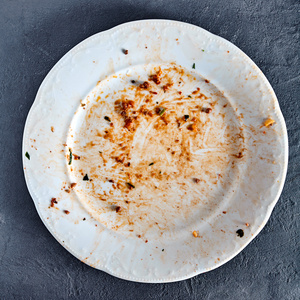 意粉板脏盘子后意粉酱照片