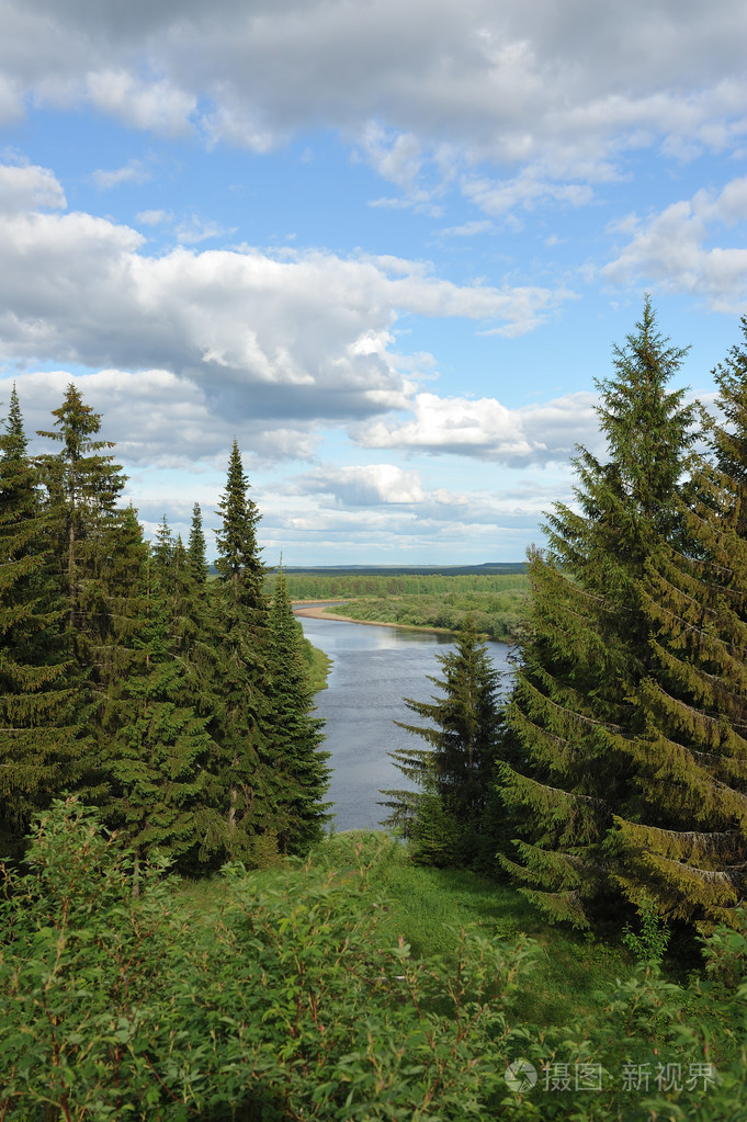 俄罗斯科米共和国卡尔戈特村泰加景观