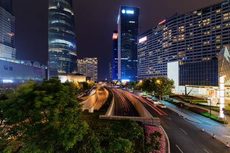 上海市中心明珠塔路夜景图片