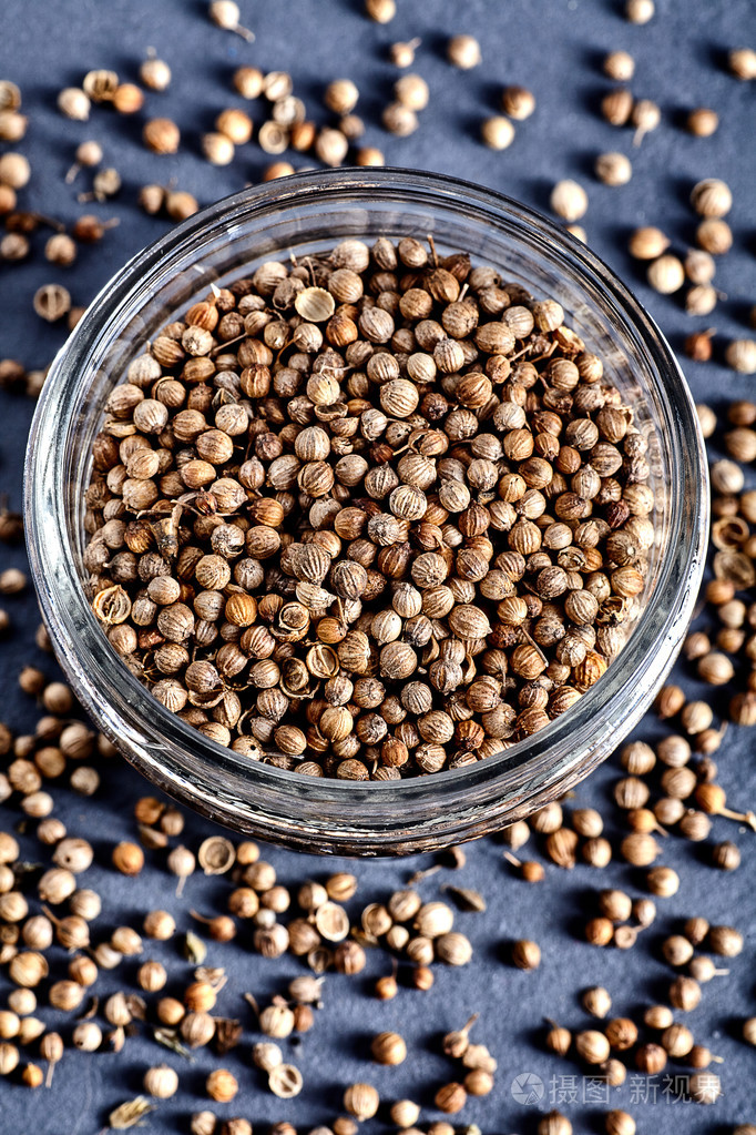 香辣罐的干的香菜种子芫荽