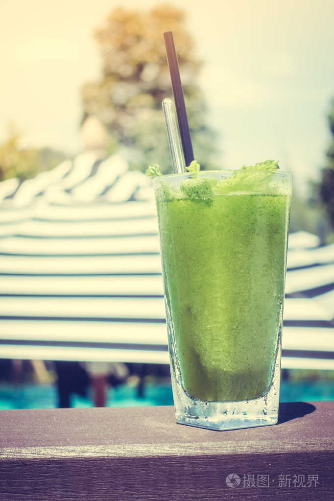 在玻璃中的薄荷汁