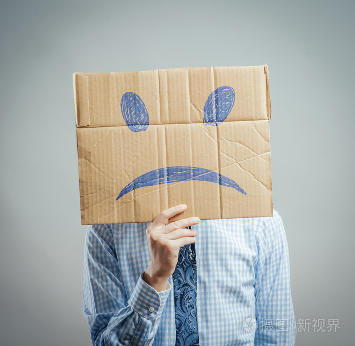 悲伤的笑脸的人