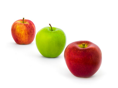 三个苹果品种隔离在白色背景上照片
