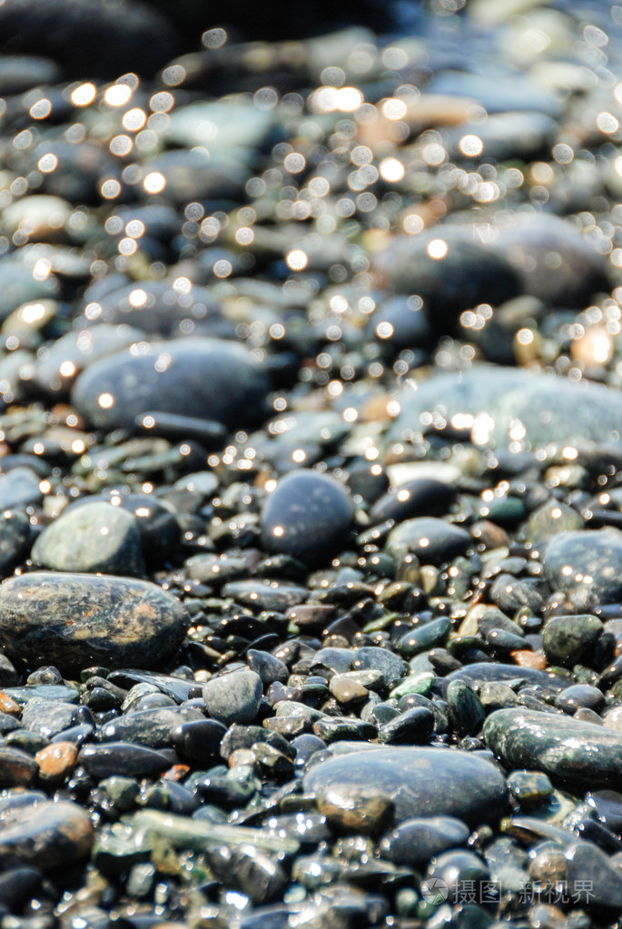 海滩上的鹅卵石特写镜头