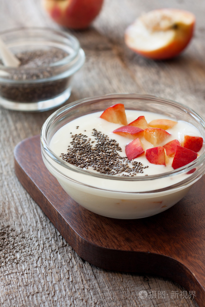桃子奇亚籽酸奶