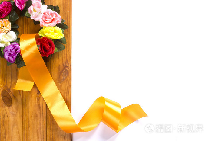 传统的花圈缎带和鲜花