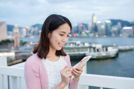 亚洲女人中的进展智能手机图片