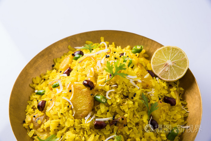 poha 或 aalu poha 或泼河由殴打大米或扁平大米, 最喜爱的印度零食