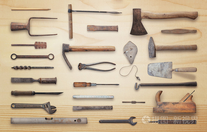 木制的桌子上的旧工具.传统的手工工具的工匠