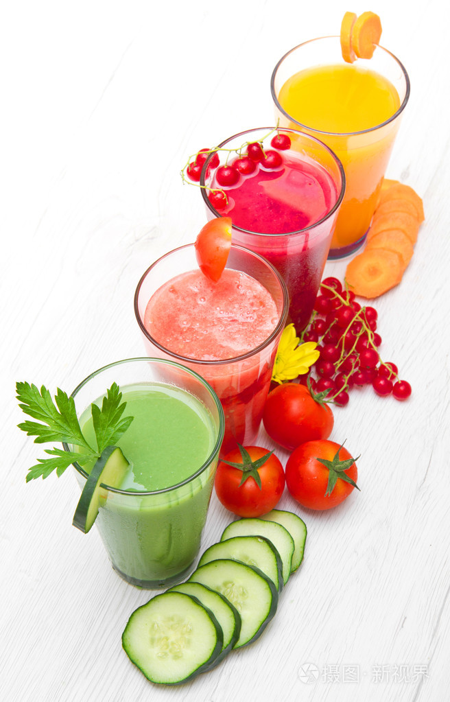 各种新鲜蔬菜果汁