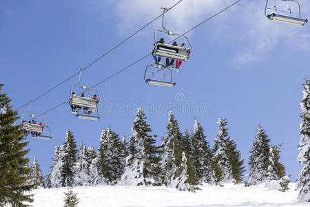 升降椅 欧洲 娱乐 活动 美丽的 旅游业 座位 滑雪者 阿尔卑斯山