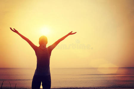 自信的中国人图片