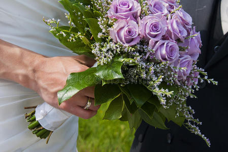 紫罗兰 花束 婚礼 戒指 结婚 女人 玫瑰 海洋
