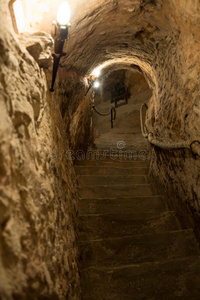 西班牙地下地窖的入口。