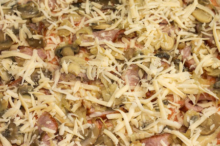 洋葱 火腿 蘑菇 意大利语 原油 食物 自制 卡路里 披萨