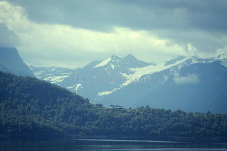 山与海