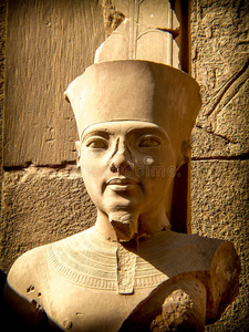 法老图坦卡蒙在卡纳克神庙卢克索，埃及的半身像