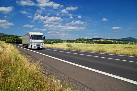卡车 天堂 蔚蓝 高速公路 草地 沥青 货运 传送 物流