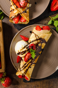 冰淇淋可丽饼照片