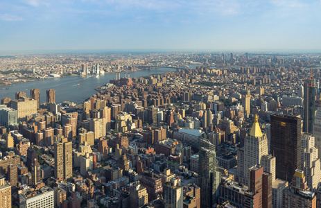 纽约街头摩天大楼与纽约市曼哈顿街头鸟瞰图照片