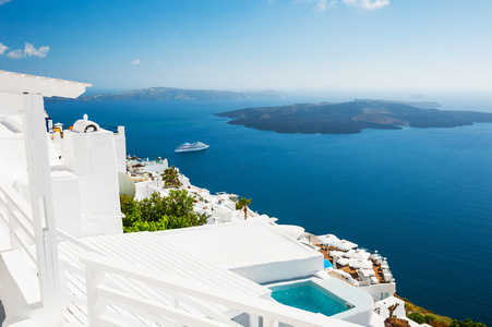 希腊圣托里尼岛上的白色建筑图片