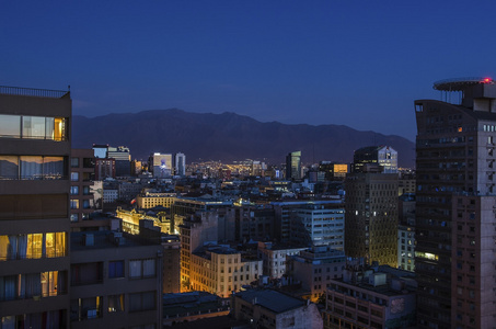 智利圣地亚哥之夜的地平线图片