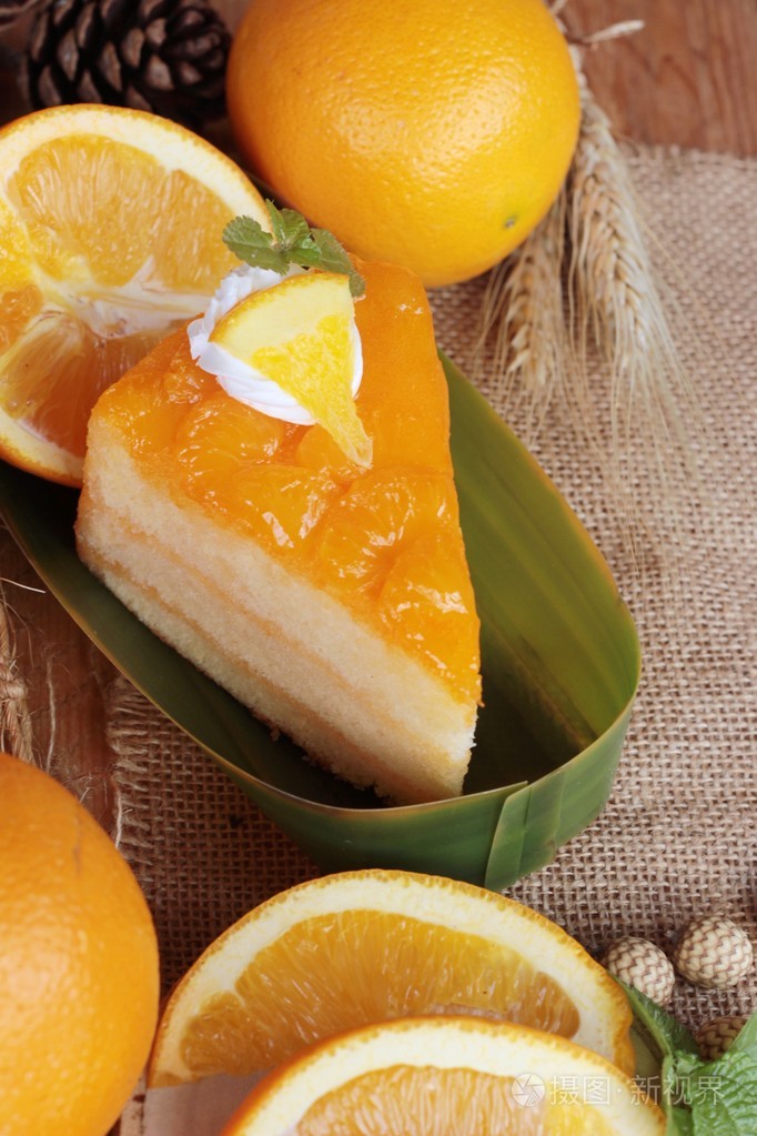橙色的桔子水果蛋糕很好吃